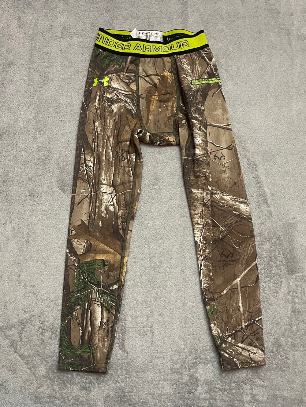 Under Armour Cold Gear Youth Small Base Layer Scent Control Mossy Oak Camoflage